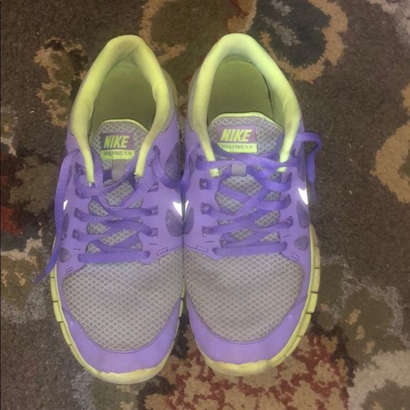 •NIKE• NIKE free 5.0 size 6Y. - Picture 3 of 7